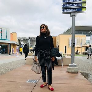 Meet your Posher, Dina